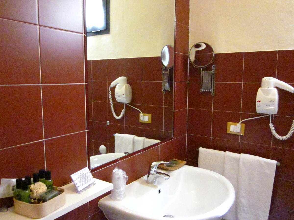 Camera Tripla Comfort